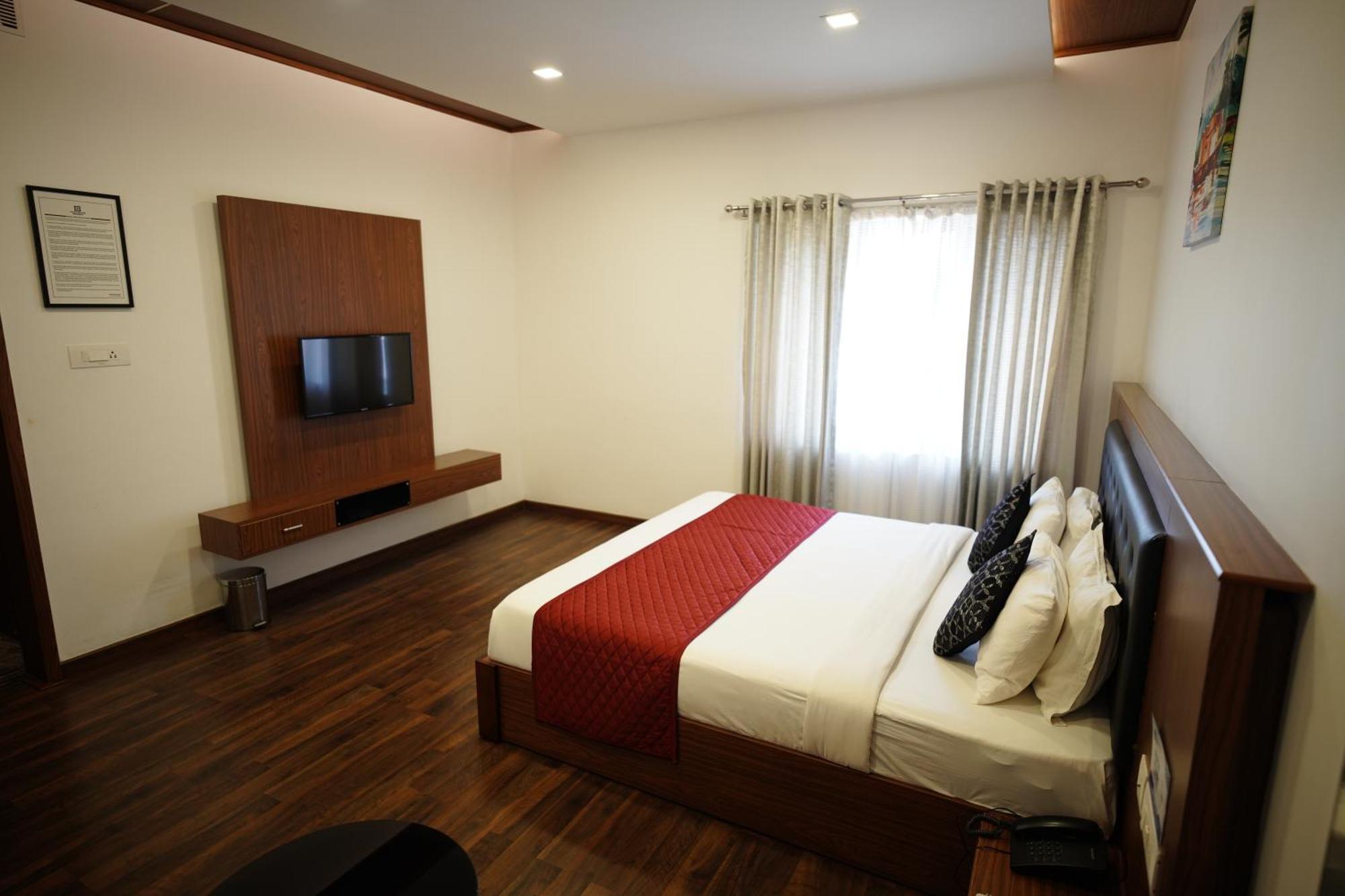 Hotel Four N Square Residency à Palakkad Extérieur photo