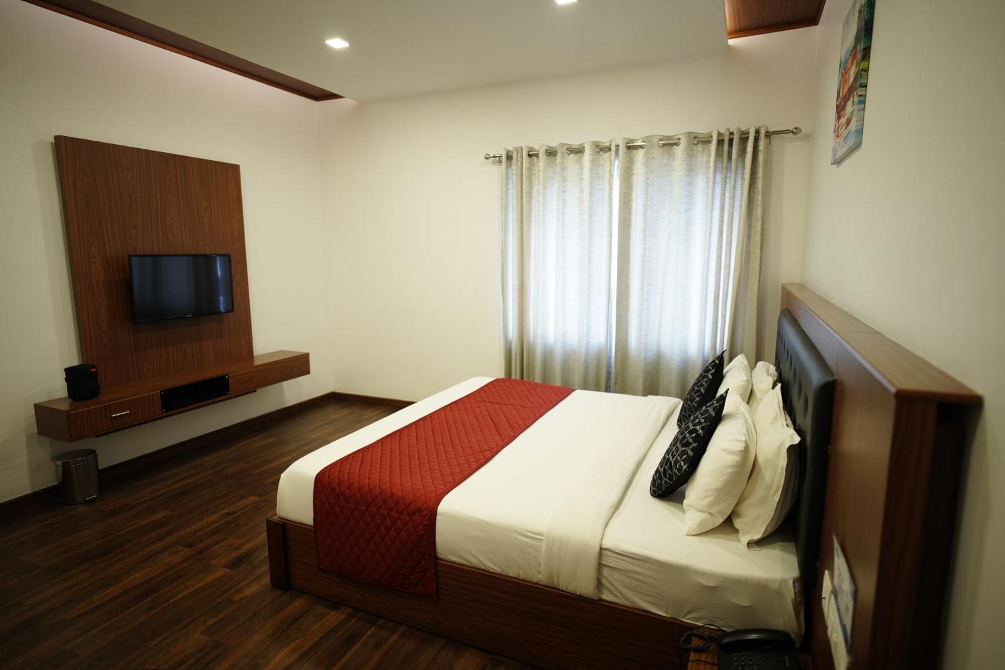 Hotel Four N Square Residency à Palakkad Extérieur photo