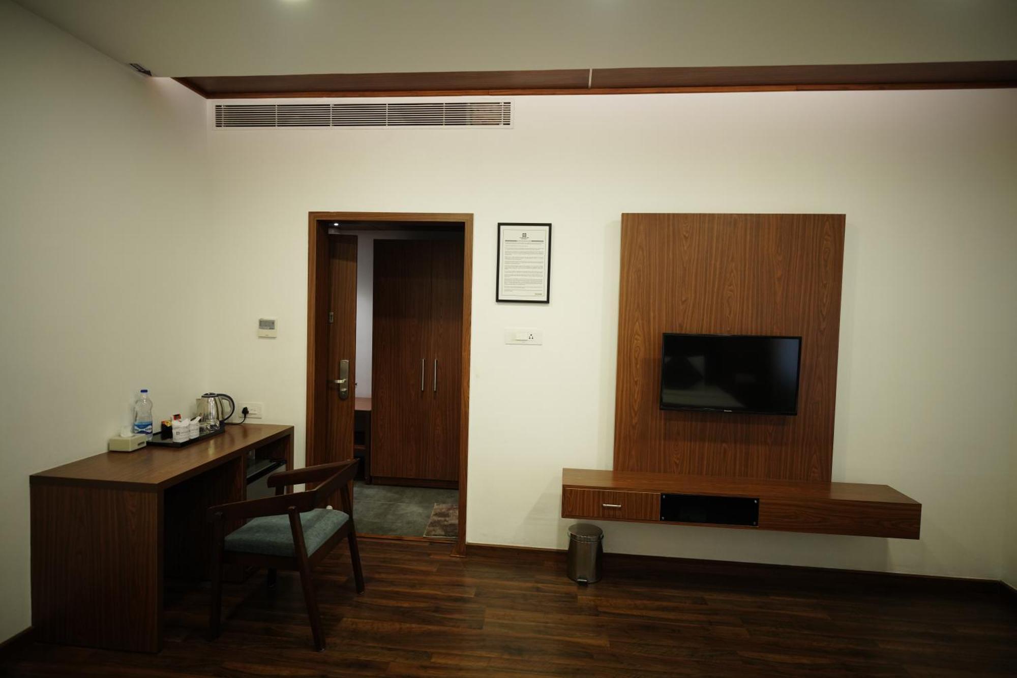 Hotel Four N Square Residency à Palakkad Extérieur photo