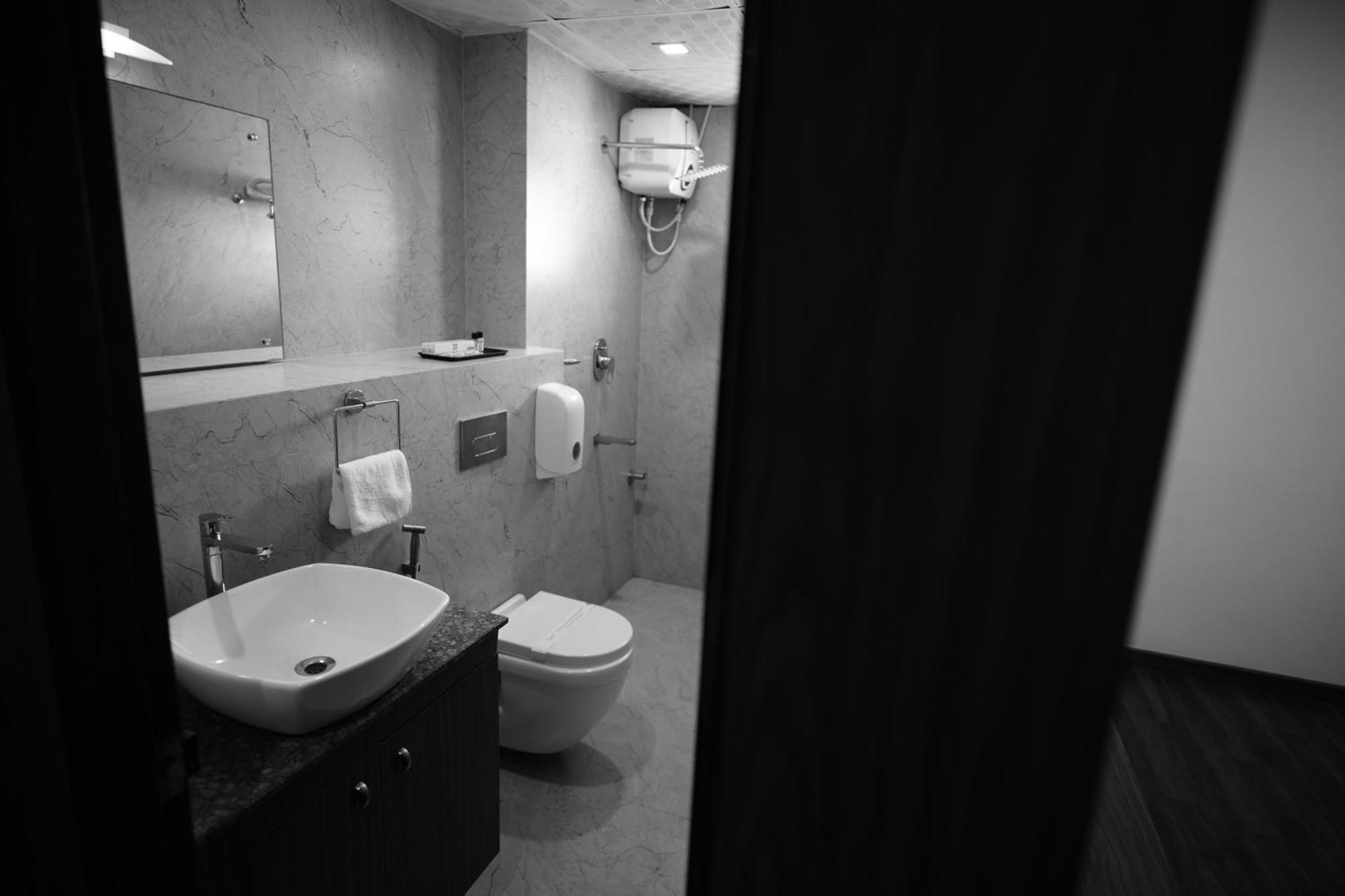 Hotel Four N Square Residency à Palakkad Extérieur photo