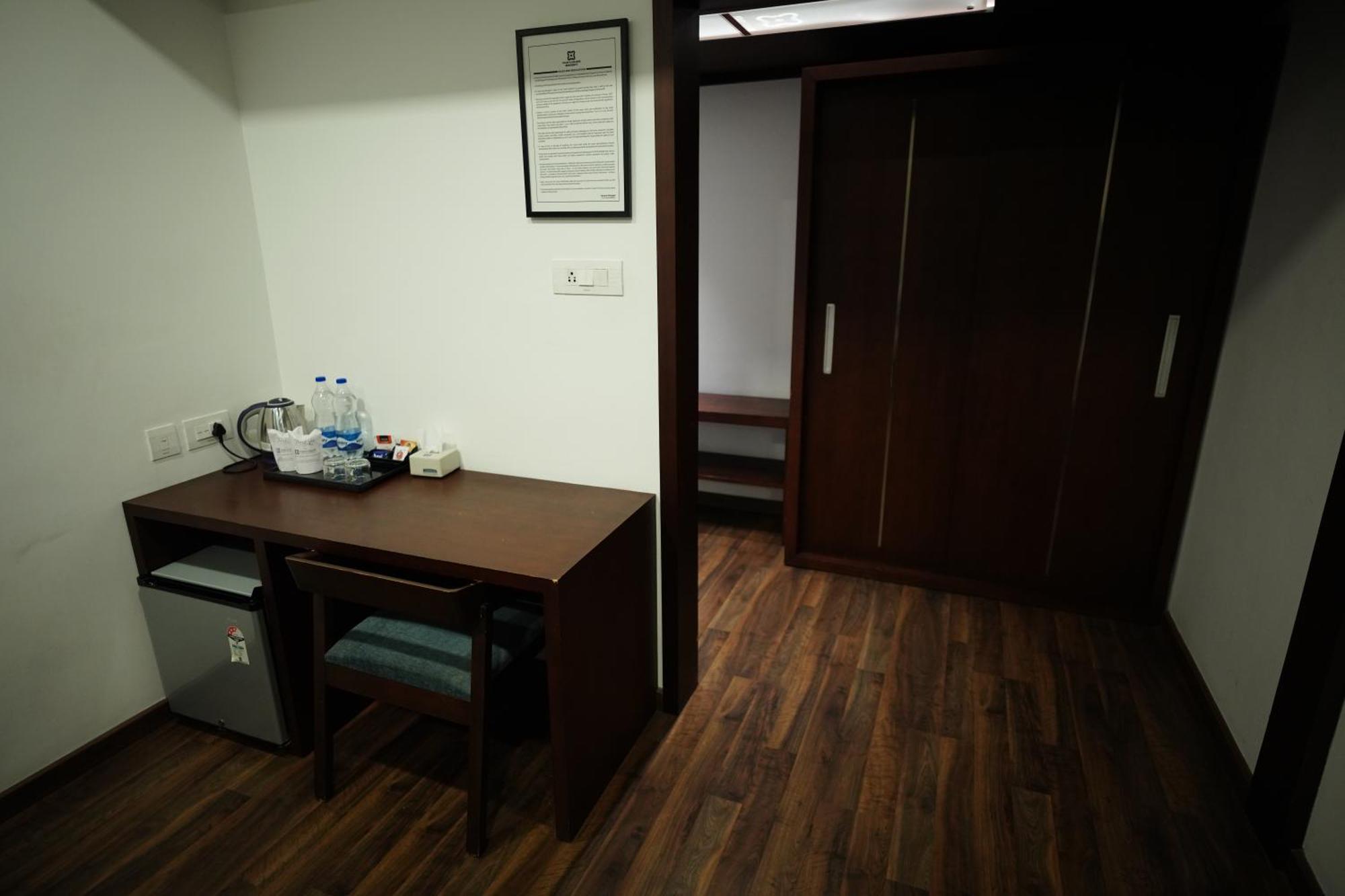 Hotel Four N Square Residency à Palakkad Extérieur photo