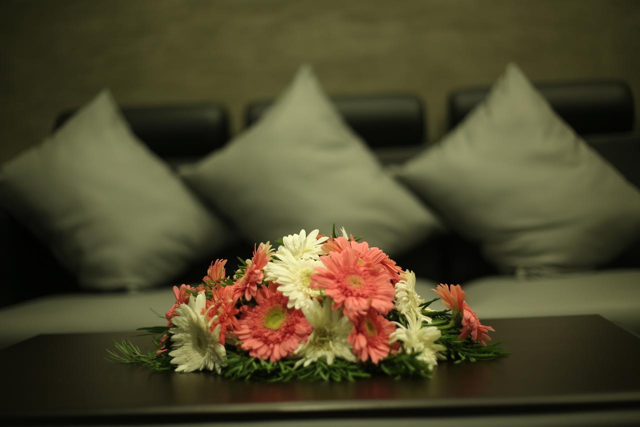 Hotel Four N Square Residency à Palakkad Extérieur photo